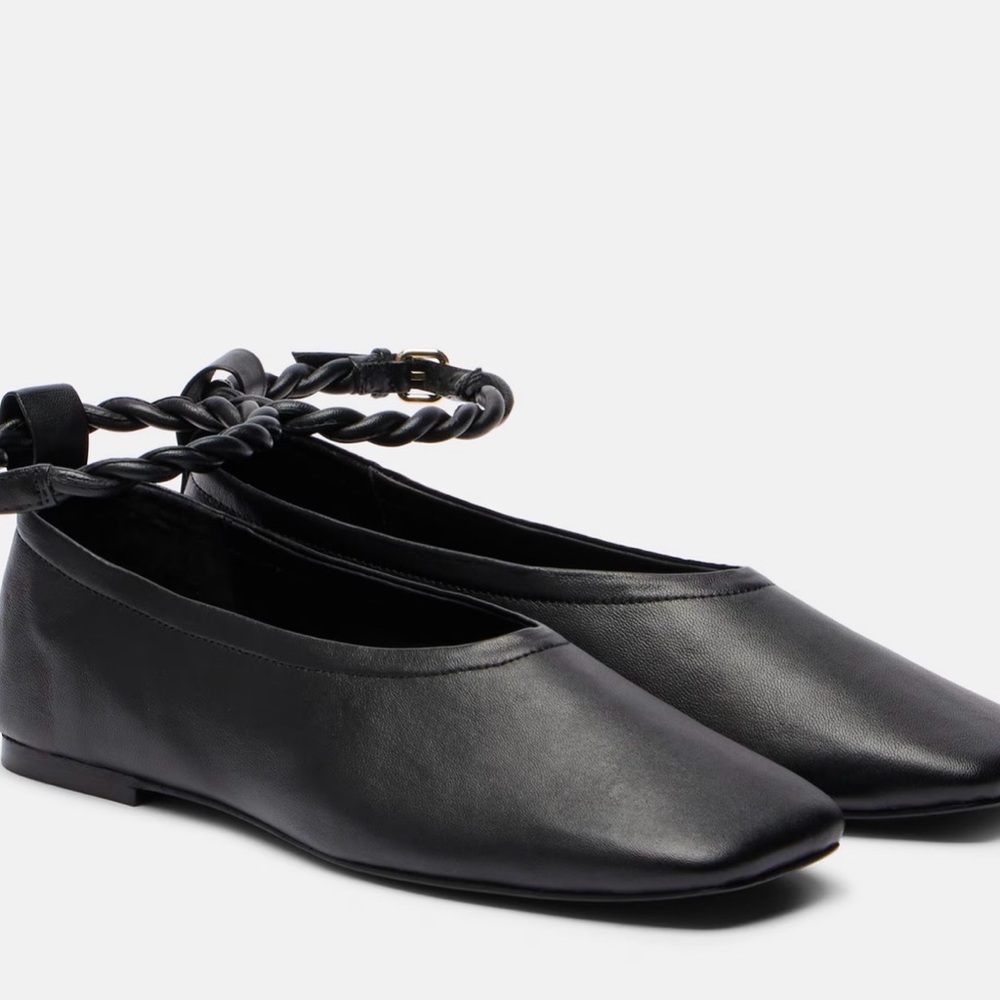 Black Women's Flats with Twisted Ankle Strap